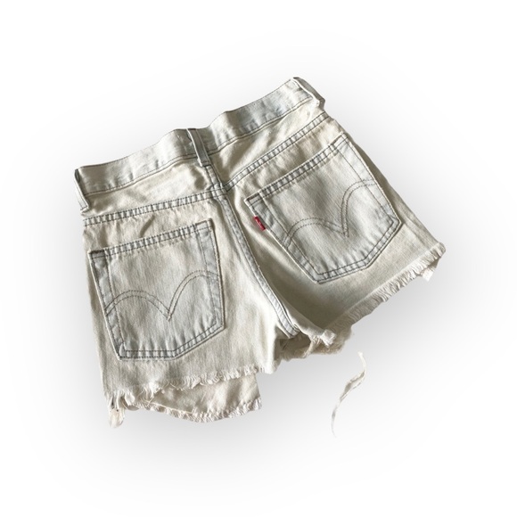 new LF Furst of a Kind ★ Vintage Upcycled Levi's® Cut Off Shorts ★ Winnie Pooh - Picture 5 of 16